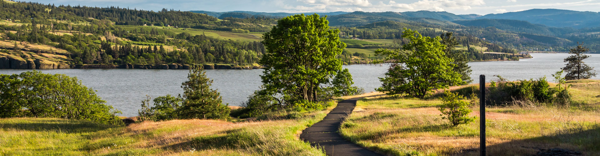 Catherine Creek trail along the Columbia Hills riverbanks 1920px wide jumbotron image
