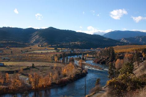 Picture of the Wenatchee River in autumn with Cascades used for the Discipline Dashboard thumbnail